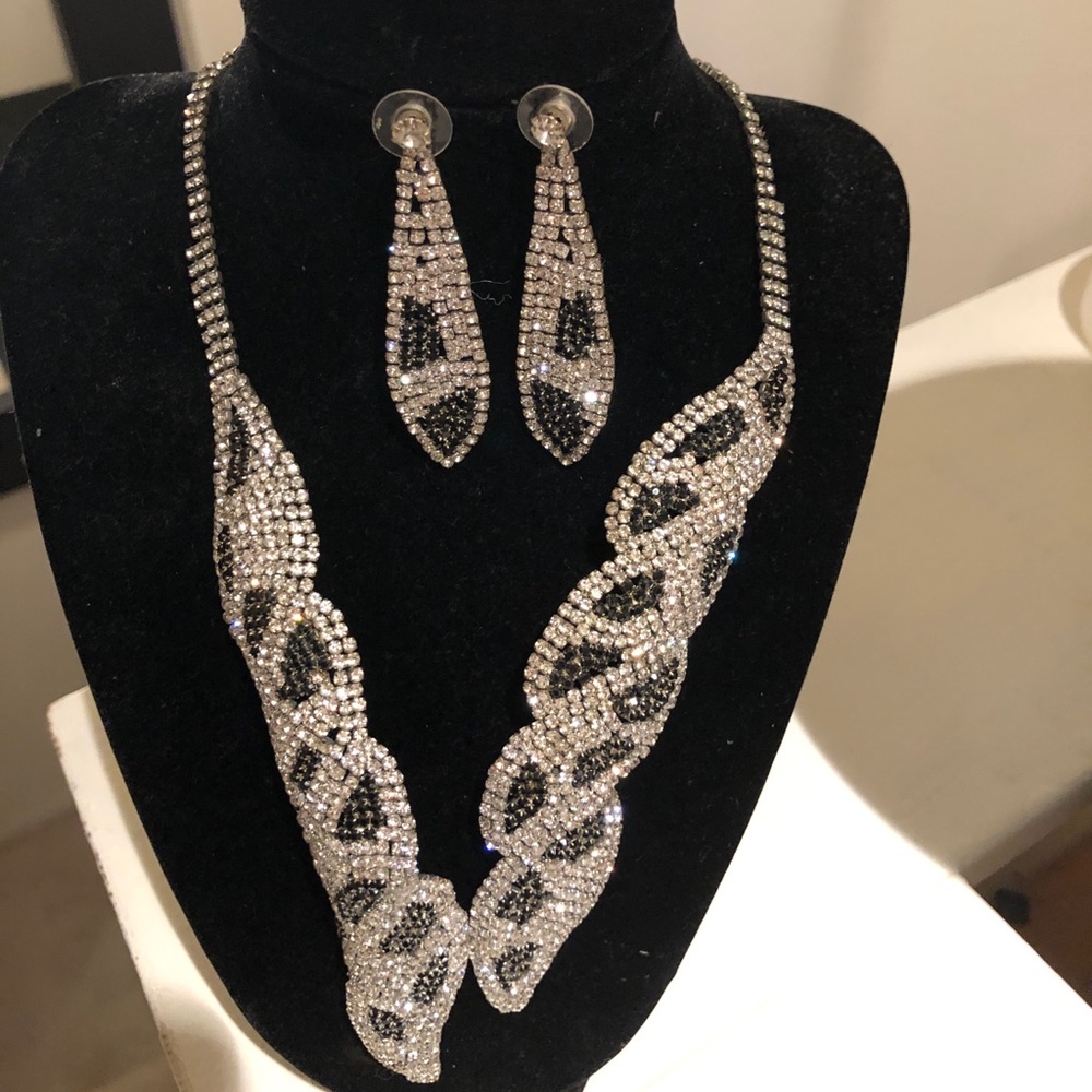 Necklace & Earring set